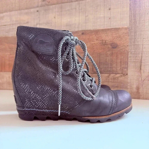 Sorel 1964 Premium Waterproof Snake Print Black Laced Wedge Boots - Picture 4 of 12